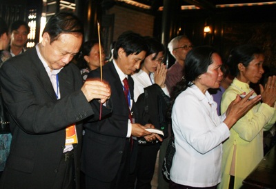 Chủ tịch nước trồng cây tri ân Quốc tổ Hùng Vương - 3