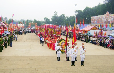 Thành kính dâng hương tưởng nhớ Quốc tổ Hùng Vương - 6 Thành kính dâng hương tưởng nhớ Quốc tổ Hùng Vương - 6