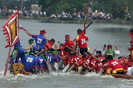 Khéo léo, quyết liệt chống chèo ở làng Đăm - 11 Khéo léo, quyết liệt chống chèo ở làng Đăm - 11