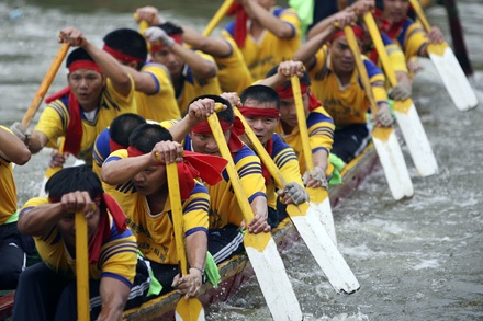 Khéo léo, quyết liệt chống chèo ở làng Đăm - 5 Khéo léo, quyết liệt chống chèo ở làng Đăm - 5