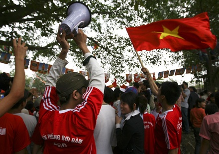 Khéo léo, quyết liệt chống chèo ở làng Đăm - 7 Khéo léo, quyết liệt chống chèo ở làng Đăm - 7