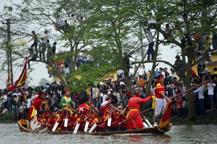 Khéo léo, quyết liệt chống chèo ở làng Đăm - 8 Khéo léo, quyết liệt chống chèo ở làng Đăm - 8