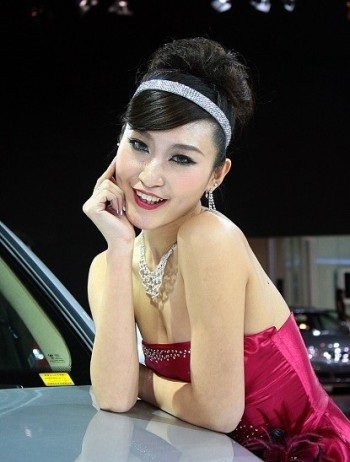 Rộn ràng mẫu nữ Triển lãm ô tô Bắc Kinh - 1