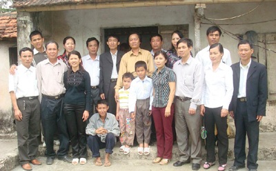 Những món quà đầu tiên đến với bé lớp 3 "khất thực" nuôi cha mẹ  - 5