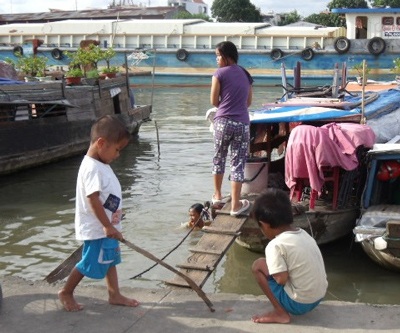 Báo động đỏ về mầm bệnh tả trong nước sông - 1 Báo động đỏ về mầm bệnh tả trong nước sông - 1