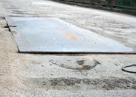 “Run bần bật” khi qua cầu Đuống - 12