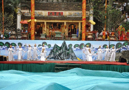 Tưng bừng Lễ hội tưởng nhớ Mai An Tiêm - 7 Tưng bừng Lễ hội tưởng nhớ Mai An Tiêm - 7