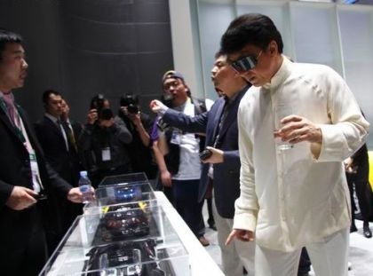 Jackie Chan “góp lửa” cho Triển lãm ô tô Bắc Kinh - 8 Jackie Chan “góp lửa” cho Triển lãm ô tô Bắc Kinh - 8