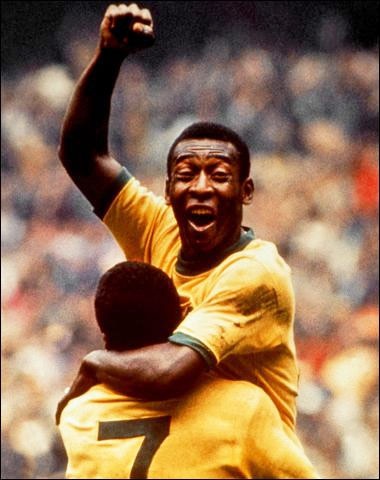 Những “số 10” vĩ đại nhất của bóng đá thế giới - 1