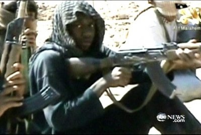 Lộ video Al-Qaeda huấn luyện kẻ đánh bom máy bay Mỹ - 1 Lộ video Al-Qaeda huấn luyện kẻ đánh bom máy bay Mỹ - 1