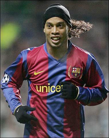 Những “số 10” vĩ đại nhất của bóng đá thế giới - 9