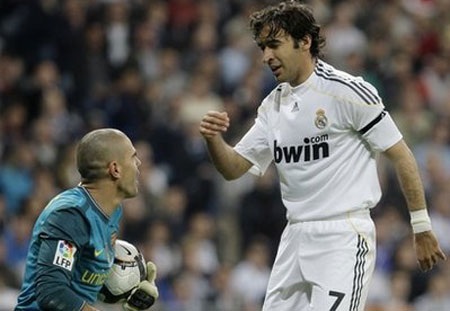 Raul và Van Der Vaart sớm kết thúc mùa giải - 1 Raul và Van Der Vaart sớm kết thúc mùa giải - 1