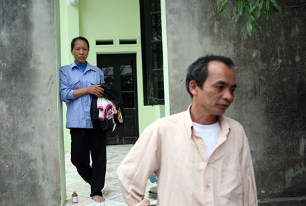 Nỗi buồn “tai xanh” - 7