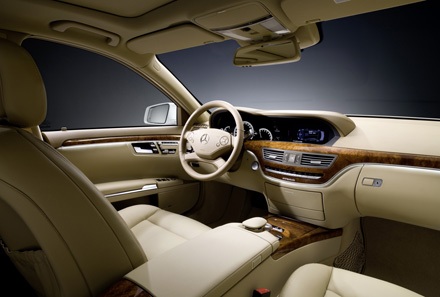 Mercedes S400 Hybrid có giá hơn 4 tỷ - 4 Mercedes S400 Hybrid có giá hơn 4 tỷ - 4