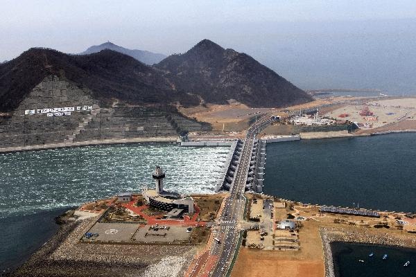 Chiêm ngưỡng đập ngăn sóng dài nhất thế giới ở Hàn Quốc - 1