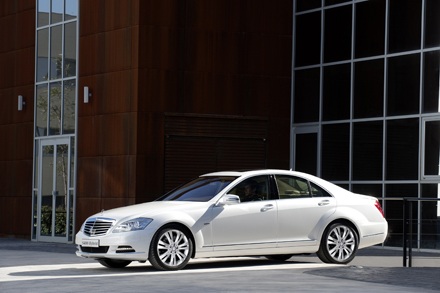 Mercedes S400 Hybrid có giá hơn 4 tỷ - 1 Mercedes S400 Hybrid có giá hơn 4 tỷ - 1