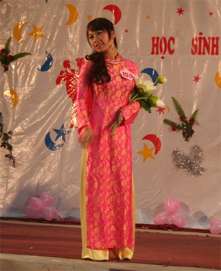 Lê Thị Ngọc Hân - Nữ sinh thanh lịch nhất trường Truyền hình - 3 Lê Thị Ngọc Hân - Nữ sinh thanh lịch nhất trường Truyền hình - 3