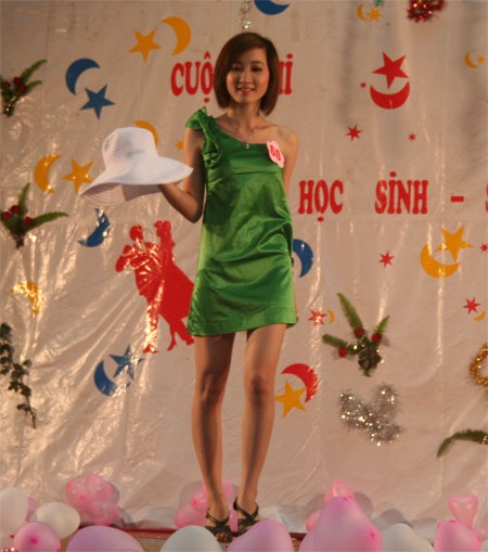 Lê Thị Ngọc Hân - Nữ sinh thanh lịch nhất trường Truyền hình - 10 Lê Thị Ngọc Hân - Nữ sinh thanh lịch nhất trường Truyền hình - 10