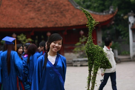 Thanh niên Việt Nam xây hoài bão lớn - 2 Thanh niên Việt Nam xây hoài bão lớn - 2