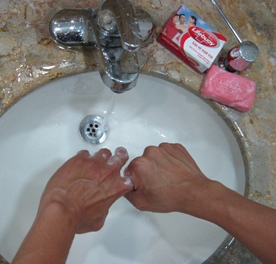Rửa tay với xà phòng và ăn uống sạch để phòng ngừa dịch bệnh tả - 2 Rửa tay với xà phòng và ăn uống sạch để phòng ngừa dịch bệnh tả - 2