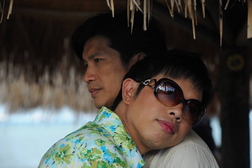 Dustin Nguyễn muốn mang vợ về Việt Nam - 1 Dustin Nguyễn muốn mang vợ về Việt Nam - 1