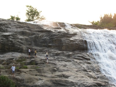 Vẻ đẹp hoang sơ của thác Sao Va - 4