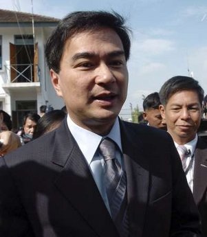 Thái Lan: "Áo đỏ" đụng độ với quân đội, 1 binh sỹ thiệt mạng - 3