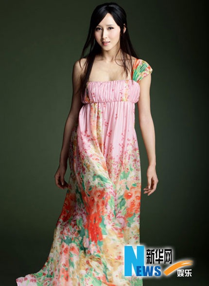 Vẻ đẹp búp bê của “bà mẹ một con” Hồ Tịnh - 3