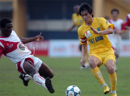 Chấn thương của Công Vinh không quá nghiêm trọng  - 1