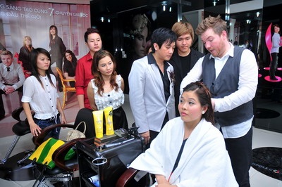 Sunsilk Co-creations Salon - Địa điểm cho “Tóc đẹp với bàn tay chuyên gia” - 4 Sunsilk Co-creations Salon - Địa điểm cho “Tóc đẹp với bàn tay chuyên gia” - 4