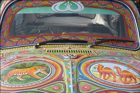 Nghệ thuật vẽ tranh xe độc đáo ở Pakistan - 7