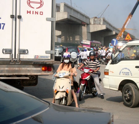 Ùn tắc giao thông nghiêm trọng ở cửa ngõ phía Nam - 5 Ùn tắc giao thông nghiêm trọng ở cửa ngõ phía Nam - 5