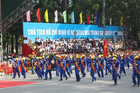 Ảnh diễu binh, diễu hành kỷ niệm ngày 30/4 - 13 Ảnh diễu binh, diễu hành kỷ niệm ngày 30/4 - 13
