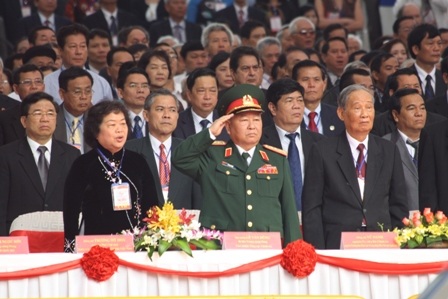 TPHCM ngập trong không khí hào hùng và cờ hoa - 4 TPHCM ngập trong không khí hào hùng và cờ hoa - 4