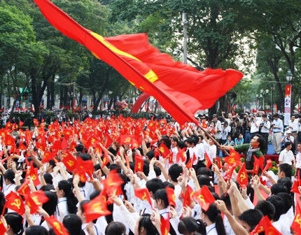 TPHCM ngập trong không khí hào hùng và cờ hoa - 1 TPHCM ngập trong không khí hào hùng và cờ hoa - 1
