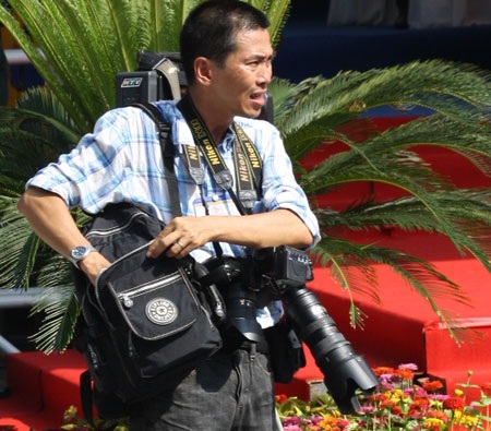 Thú vị hình ảnh “phó nháy” tác nghiệp trong dịp lễ 30/4 - 1 Thú vị hình ảnh “phó nháy” tác nghiệp trong dịp lễ 30/4 - 1
