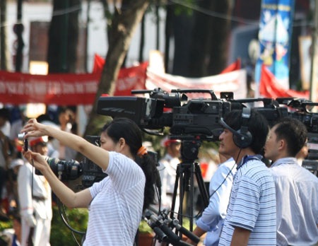 Thú vị hình ảnh “phó nháy” tác nghiệp trong dịp lễ 30/4 - 10 Thú vị hình ảnh “phó nháy” tác nghiệp trong dịp lễ 30/4 - 10