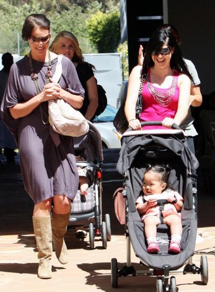 Katherine Heigl vui vẻ bên con gái nuôi - 2 Katherine Heigl vui vẻ bên con gái nuôi - 2