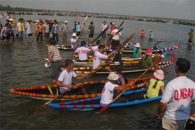 Rộn ràng Ngày hội Sóng nước Tam Giang - 2 Rộn ràng Ngày hội Sóng nước Tam Giang - 2