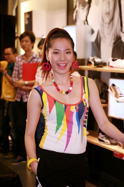 Chung Thục Quyên khỏe khoắn trong trang phục thể thao - 1 Chung Thục Quyên khỏe khoắn trong trang phục thể thao - 1