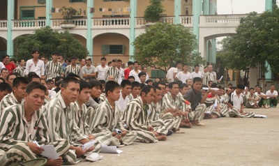 Đưa giáo lý nhà Phật đến với phạm nhân - 4 Đưa giáo lý nhà Phật đến với phạm nhân - 4