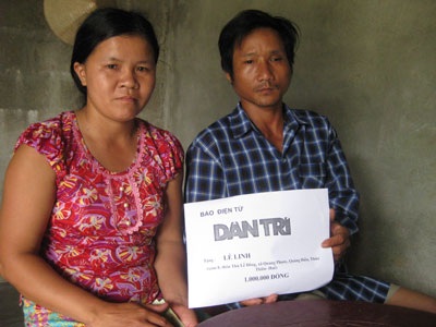 Quà nhân ái đến với 4 gia đình nghèo - 3 Quà nhân ái đến với 4 gia đình nghèo - 3