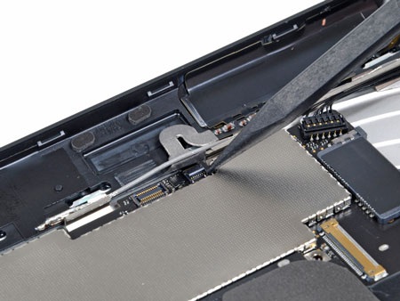 Khám phá “nội tạng” iPad 3G - 14