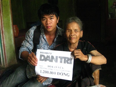 Quà nhân ái trở lại với “người mẹ mù” - 1