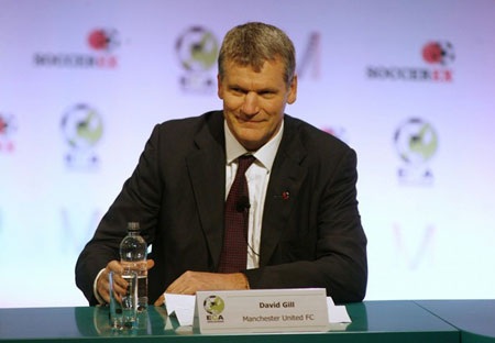 “Ferguson sẽ được cấp đủ tiền để shopping” - 1