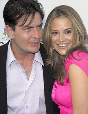 Charlie Sheen chưa hề ly dị vợ - 1 Charlie Sheen chưa hề ly dị vợ - 1