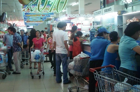 “Bở hơi tai” đi siêu thị ngày nghỉ lễ - 1