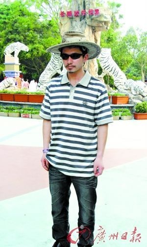 Gã ăn mày điển trai được mời làm giám đốc - 2