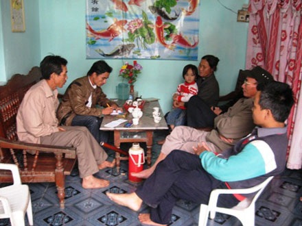 Trưởng thôn bị tố lừa đảo xuất khẩu lao động - 1 Trưởng thôn bị tố lừa đảo xuất khẩu lao động - 1