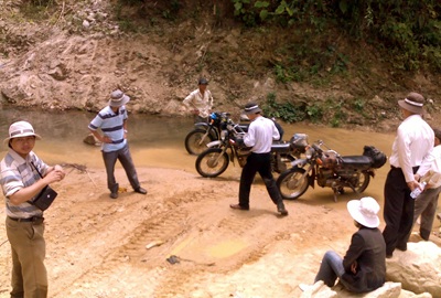 Phá rừng phòng hộ để khai thác vàng - 1 Phá rừng phòng hộ để khai thác vàng - 1